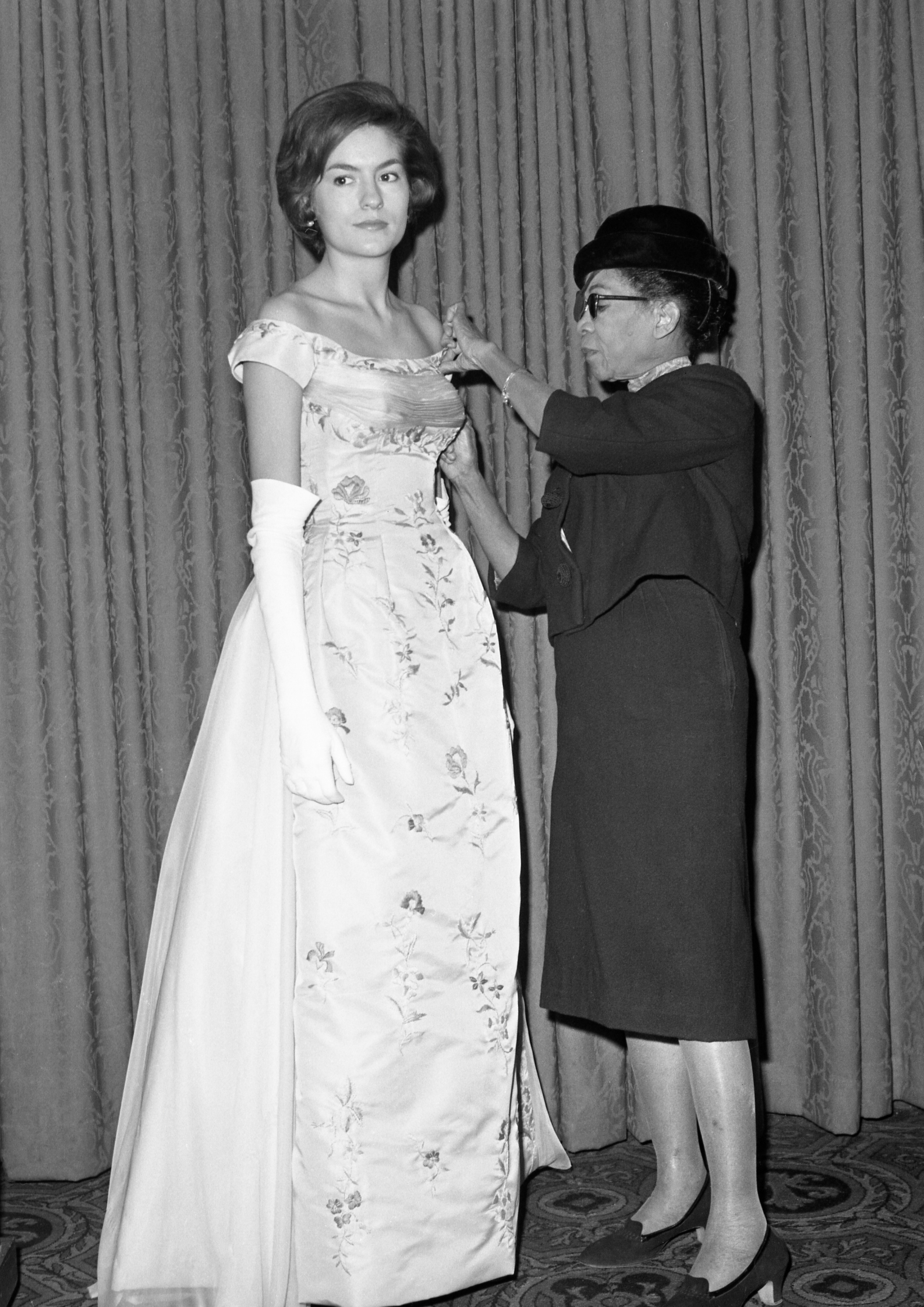 Vestido de novia con flores de Sophie et Voilá