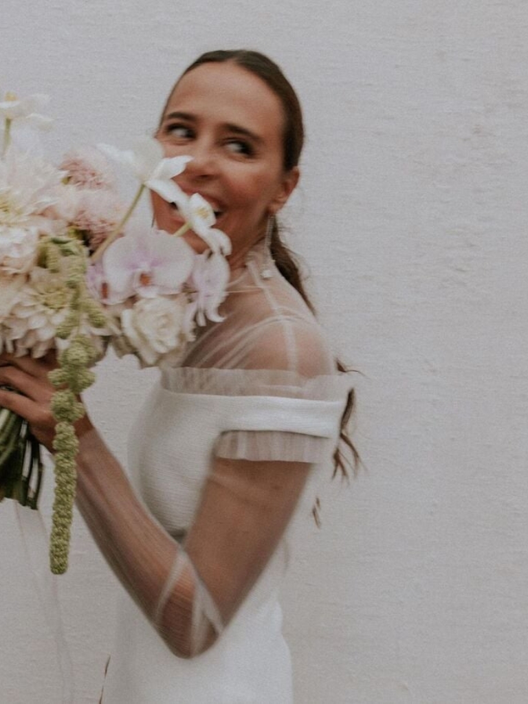 Vestido de novia con flores de Sophie et Voilá