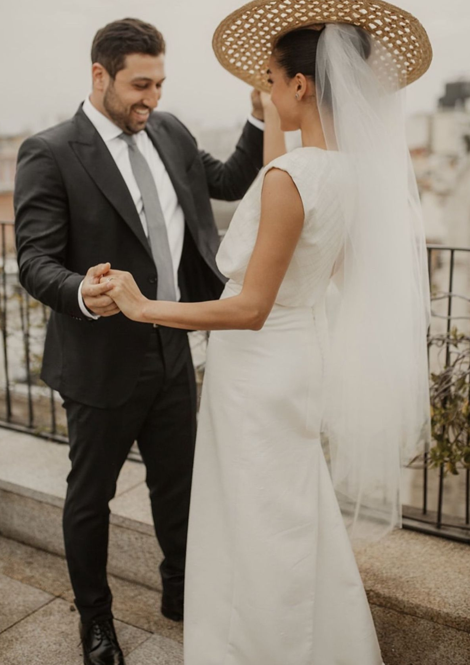 Vestido de novia con flores de Sophie et Voilá