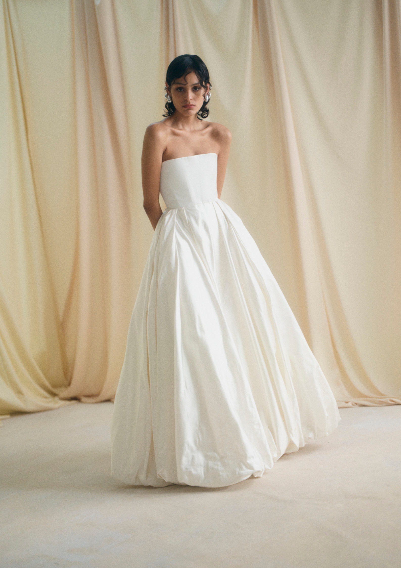 Vestido de novia con flores de Sophie et Voilá