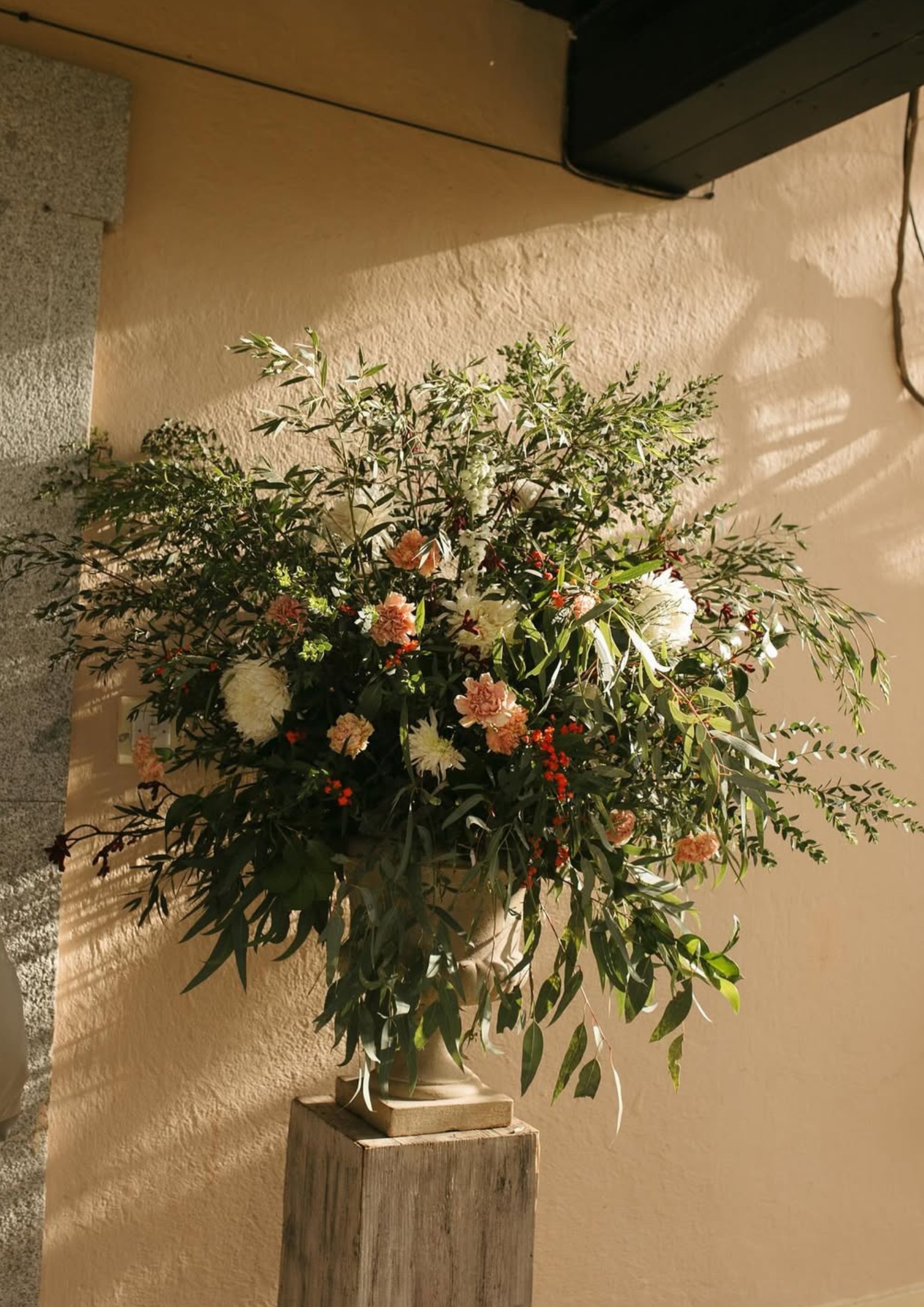 Vestido de novia con flores de Sophie et Voilá