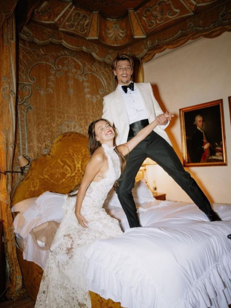 Vestido de novia con flores de Sophie et Voilá
