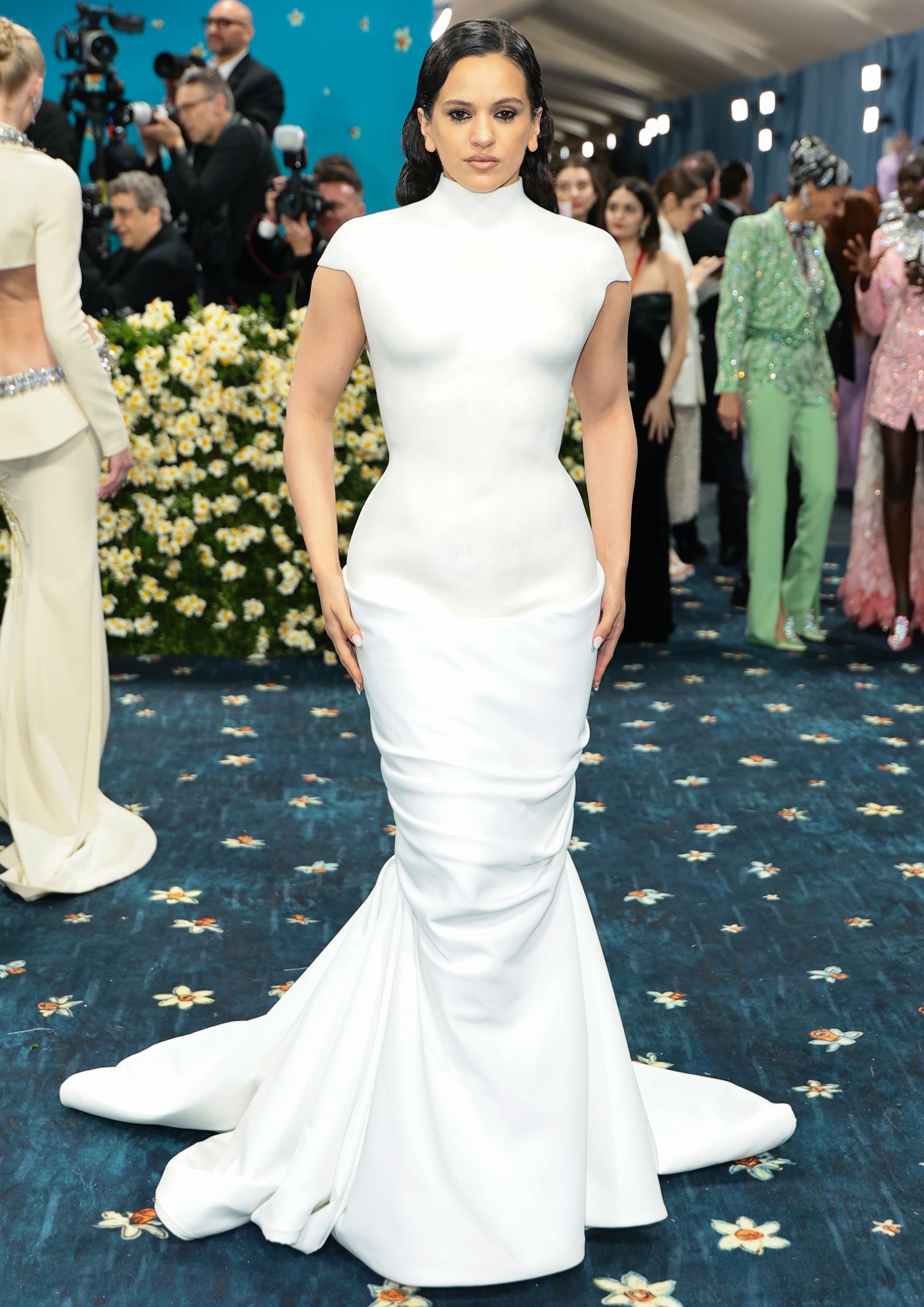 3 Vestido de novia con flores de Sophie et Voilá