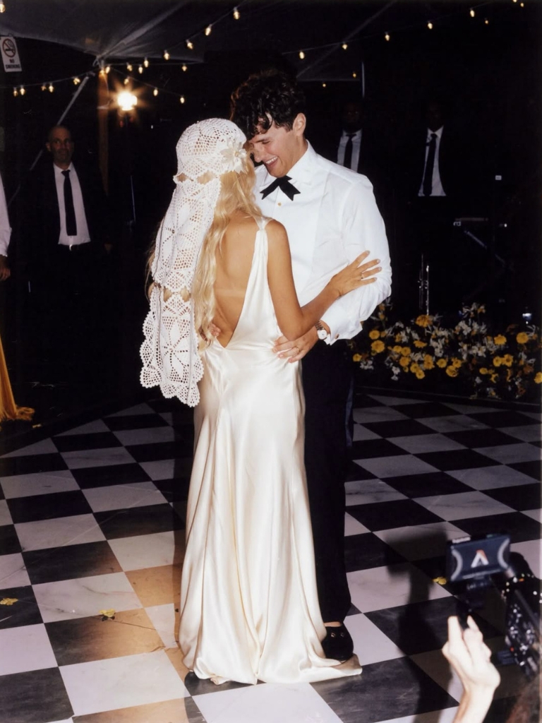 Vestido de novia con flores de Sophie et Voilá