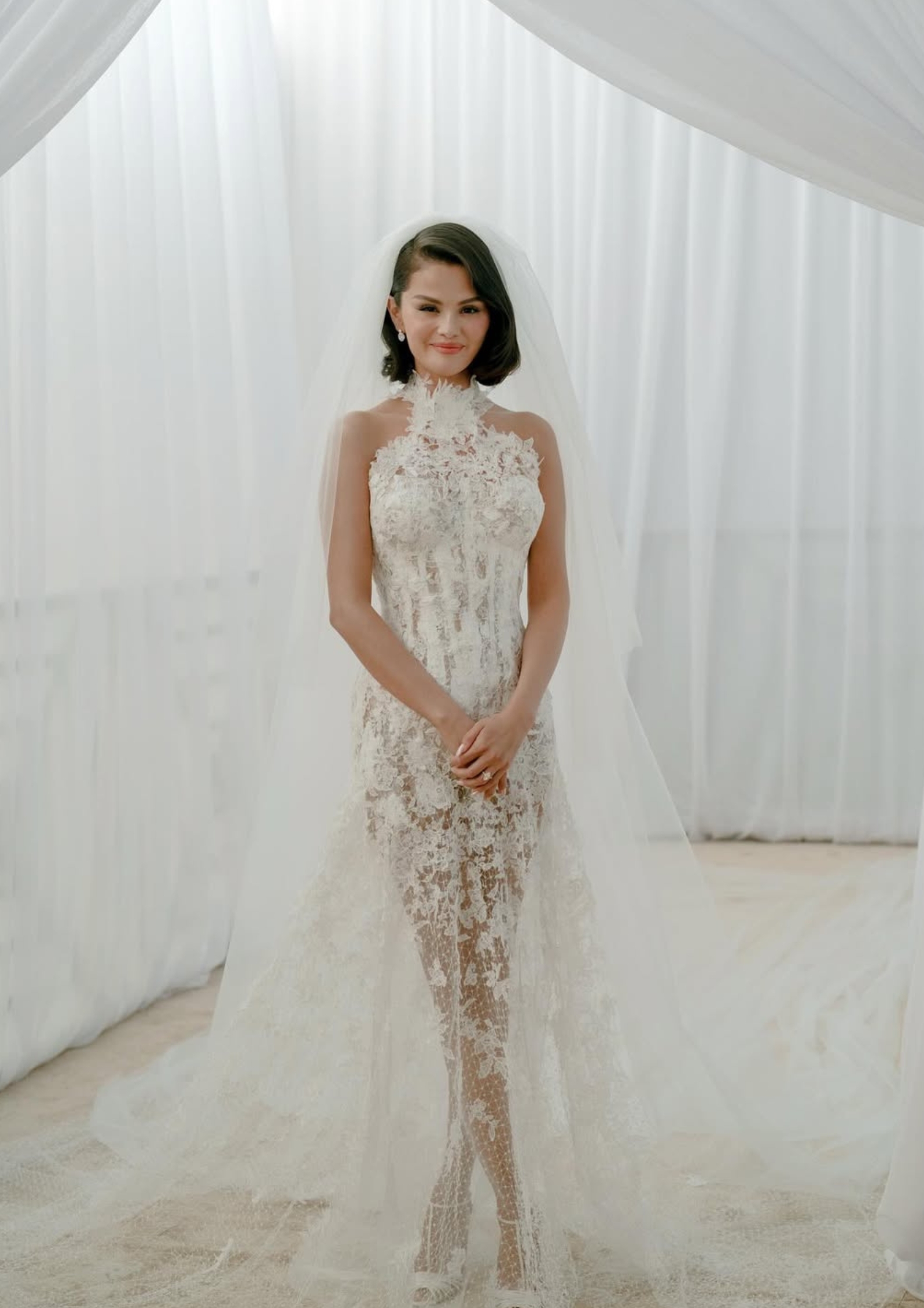 Vestido de novia con flores de Sophie et Voilá