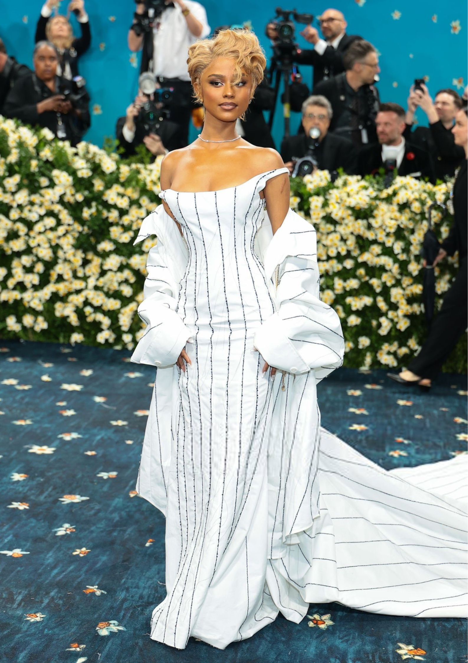Vestido de novia con flores de Sophie et Voilá
