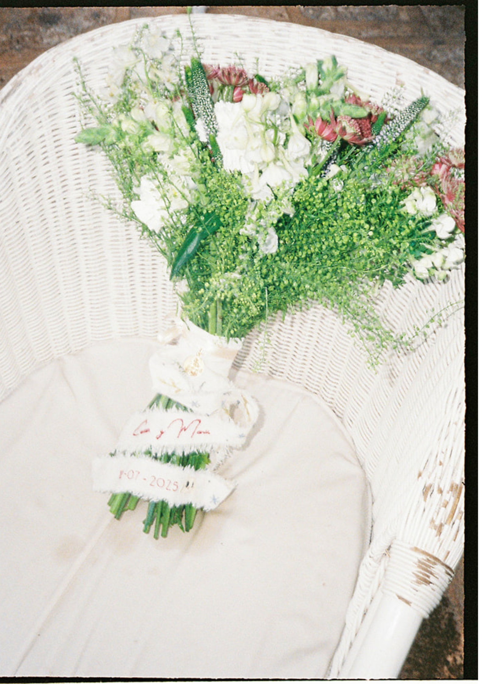 Vestido de novia con flores de Sophie et Voilá