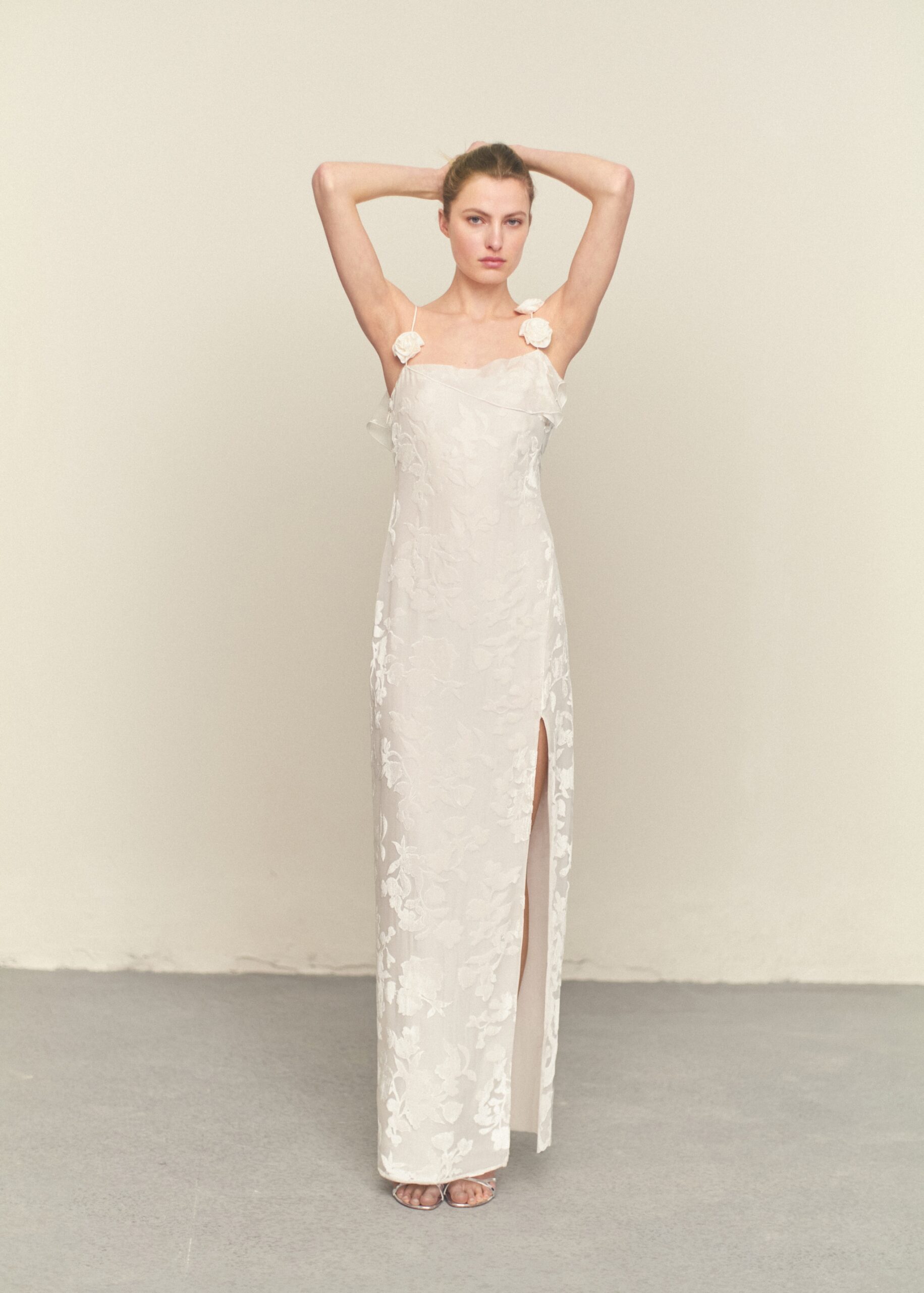 Vestido de novia con flores de Sophie et Voilá