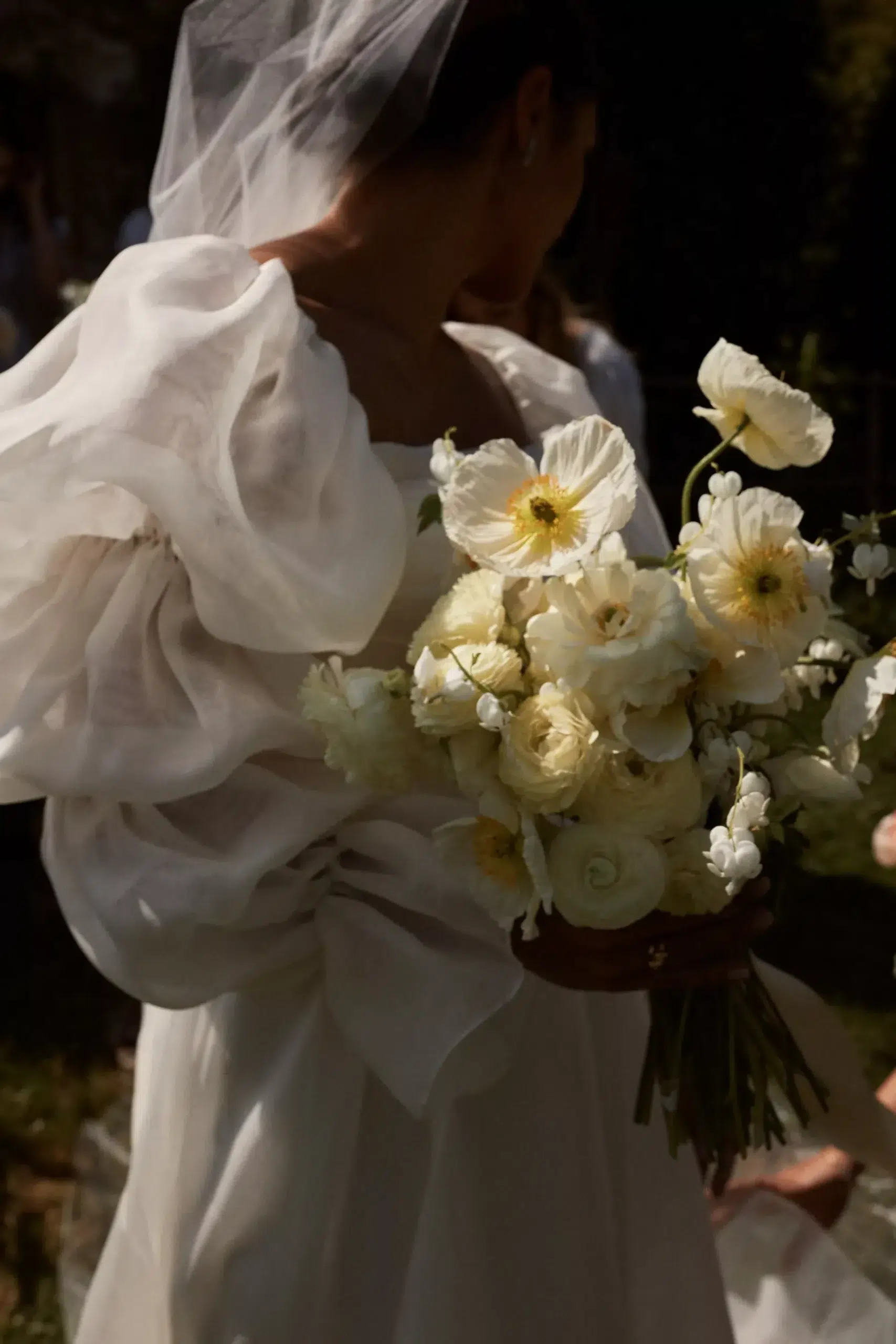 Vestido de novia con flores de Sophie et Voilá