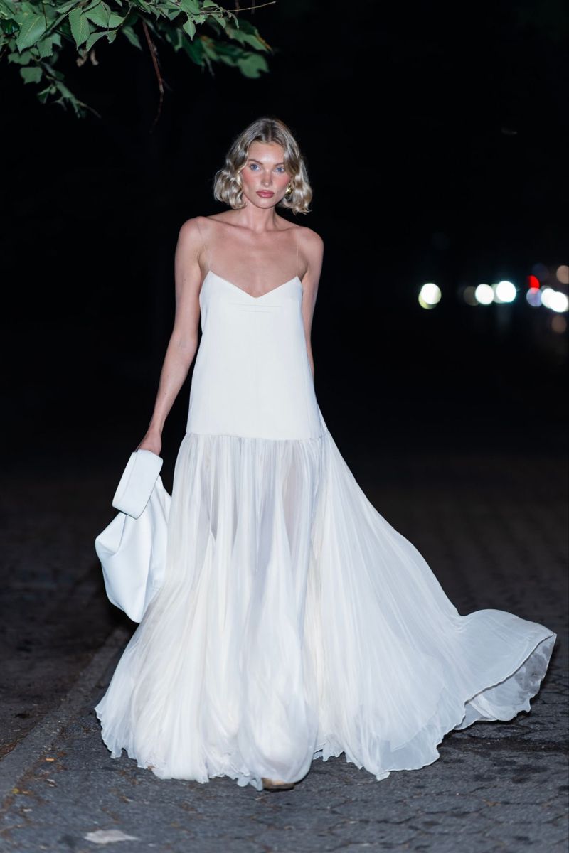 Vestido de novia con flores de Sophie et Voilá