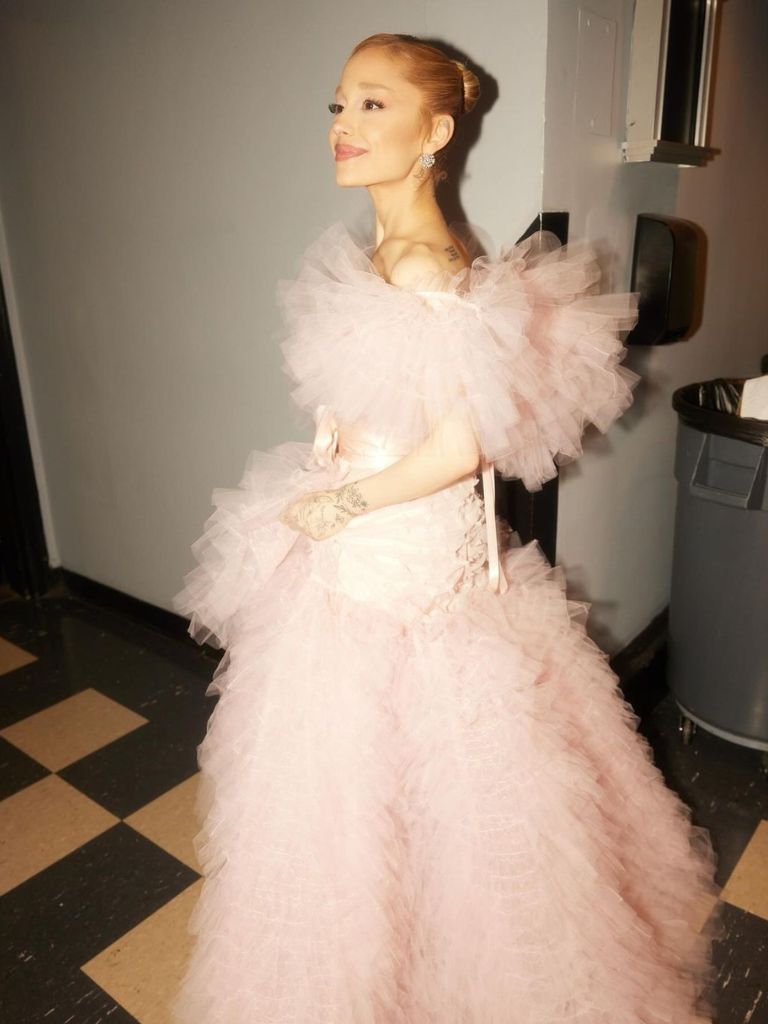 Vestido de novia con flores de Sophie et Voilá