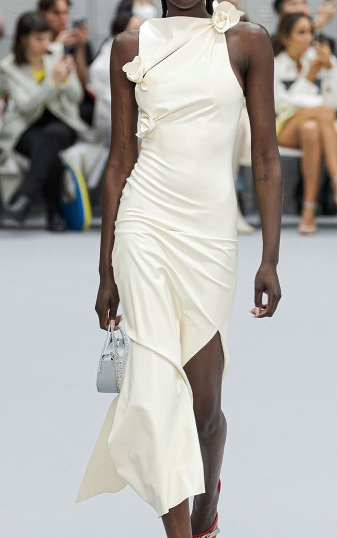 Vestido de novia con flores de Sophie et Voilá