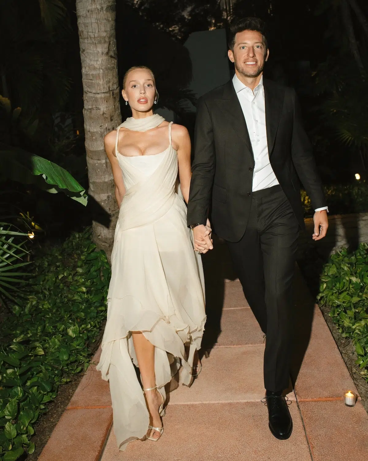 Vestido de novia con flores de Sophie et Voilá